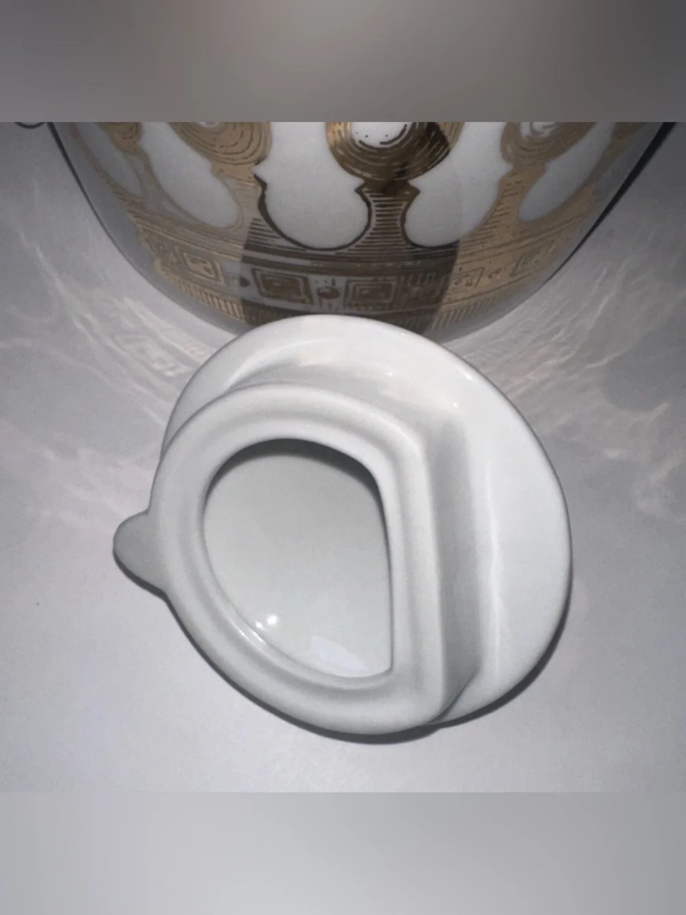 Rosanna Kings Road Redux Royal Gold Crown Porcelain Teapot + Lid Large 6 Cup